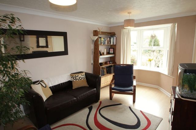  Image of 2 Bedroom Terraced to rent at Severn Road Maidenbower Crawley, RH10 7ZF
