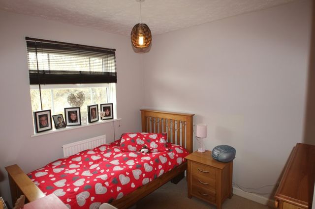  Image of 2 Bedroom Terraced to rent at Severn Road Maidenbower Crawley, RH10 7ZF