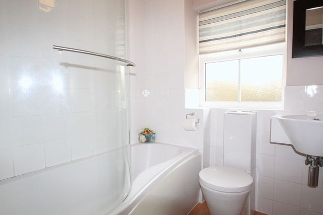  Image of 2 Bedroom Terraced to rent at Severn Road Maidenbower Crawley, RH10 7ZF