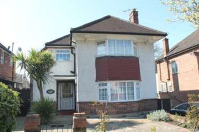  Image of 3 Bedroom Detached for sale at Shaftesbury Avenue  Harrow, HA2 0NZ