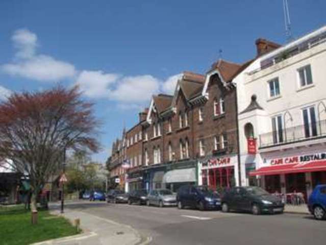  Image of 3 Bedroom Detached for sale at Shaftesbury Avenue  Harrow, HA2 0NZ