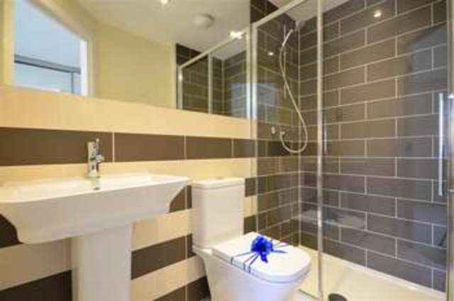  Image of 4 Bedroom Detached for sale at Emsworth Hampshire Emsworth, PO10 7GB