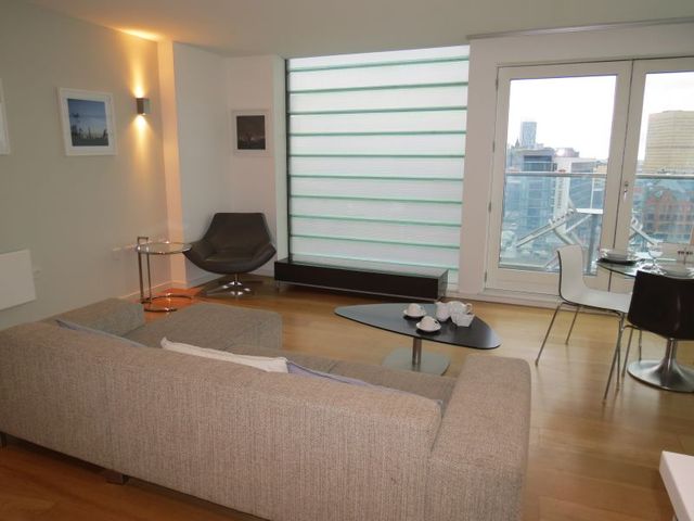  Image of 2 Bedroom Apartment to rent at 49 Goulden Street  Manchester City, M4 5EH