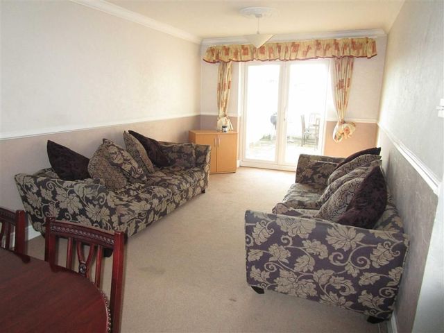  Image of 3 Bedroom Property for sale at St Andrews Way Cippenham Cippenham, SL1 5NL
