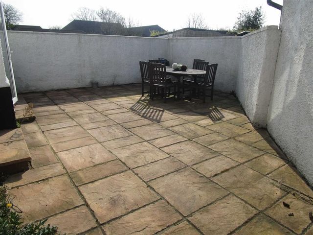  Image of 3 Bedroom Property for sale at St Andrews Way Cippenham Cippenham, SL1 5NL