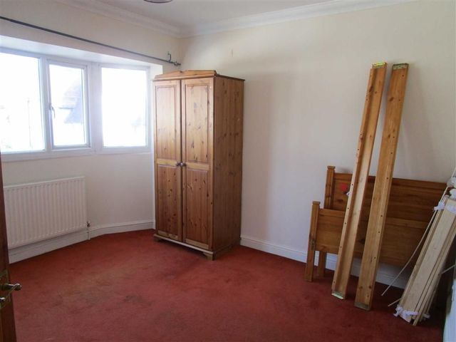  Image of 3 Bedroom Property for sale at St Andrews Way Cippenham Cippenham, SL1 5NL
