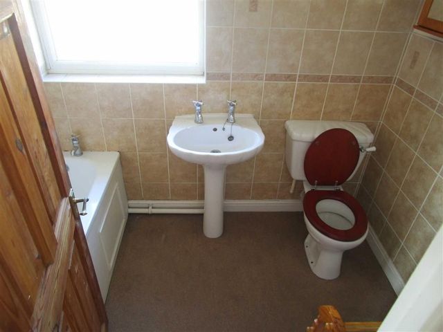  Image of 3 Bedroom Property for sale at St Andrews Way Cippenham Cippenham, SL1 5NL