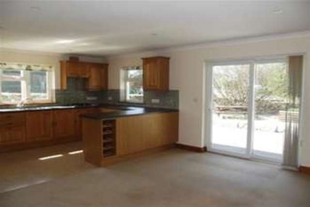  Image of 3 Bedroom Detached to rent at Wadebridge, PL27 7QR