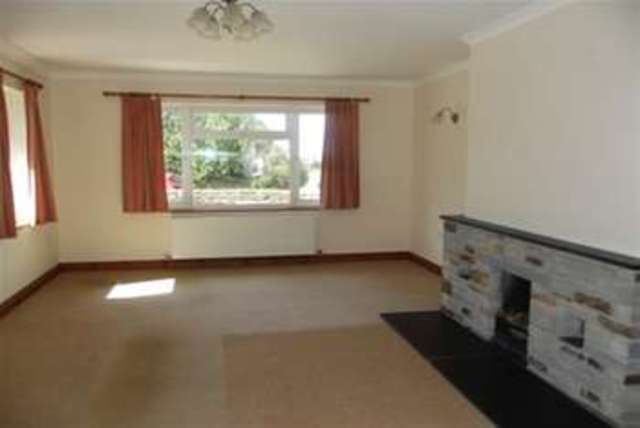  Image of 3 Bedroom Detached to rent at Wadebridge, PL27 7QR