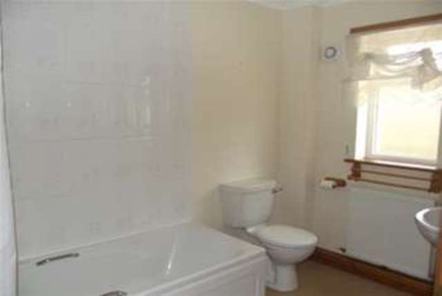  Image of 3 Bedroom Detached to rent at Wadebridge, PL27 7QR