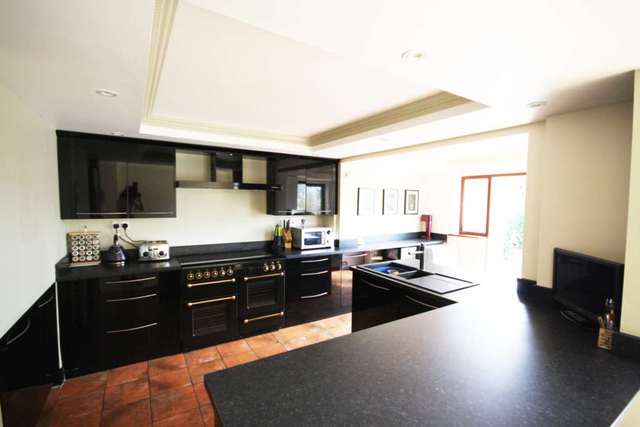  Image of 4 Bedroom Semi-Detached for sale at Stansted Close  Billericay, CM11 2LD