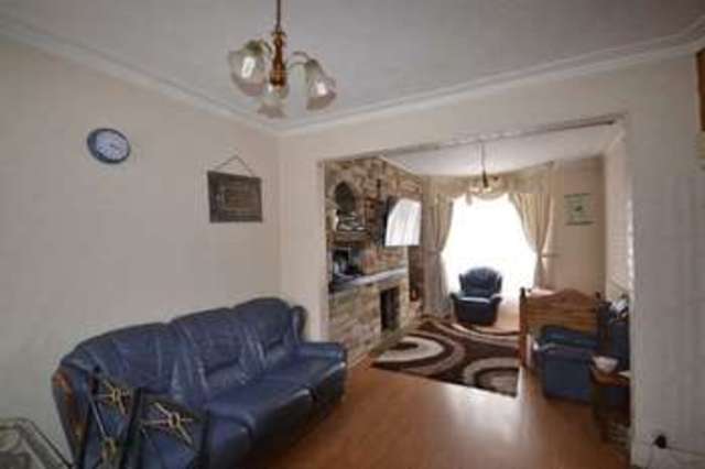  Image of 2 Bedroom Terraced for sale at London, E10 7BB
