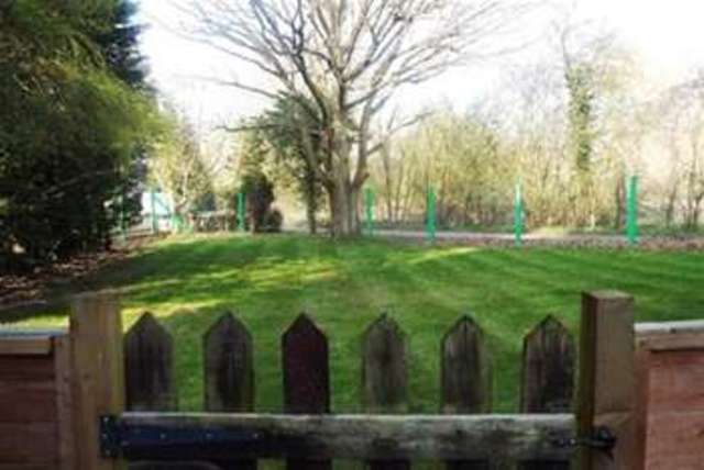  Image of 2 Bedroom Flat to rent at Brentwood, CM13 2AD