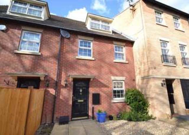  Image of 3 Bedroom Town House for sale at Wakefield West Yorkshire, WF2 9AP