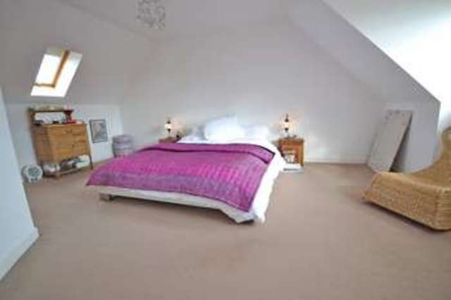  Image of 3 Bedroom Town House for sale at Wakefield West Yorkshire, WF2 9AP