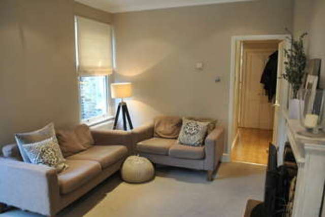 Image of 2 Bedroom Detached for sale at Third Cross  Twickenham, TW2 5EA