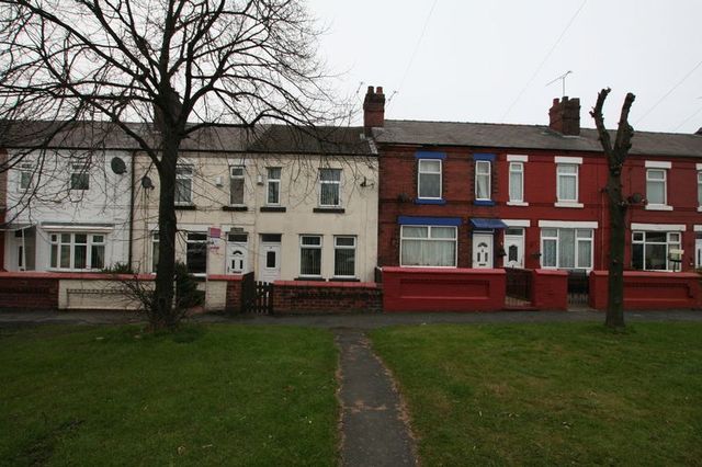  Image of 2 Bedroom Terraced for sale at Crescent Road  Ellesmere Port, CH65 4DZ