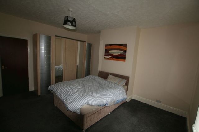  Image of 2 Bedroom Terraced for sale at Crescent Road  Ellesmere Port, CH65 4DZ