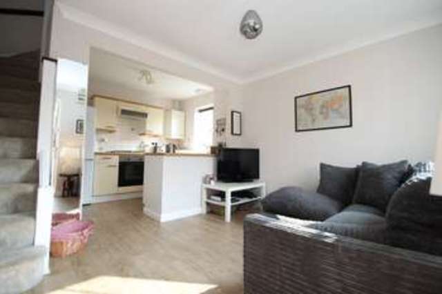  Image of 1 Bedroom End of Terrace for sale at West Molesey Surrey, KT8 2QR