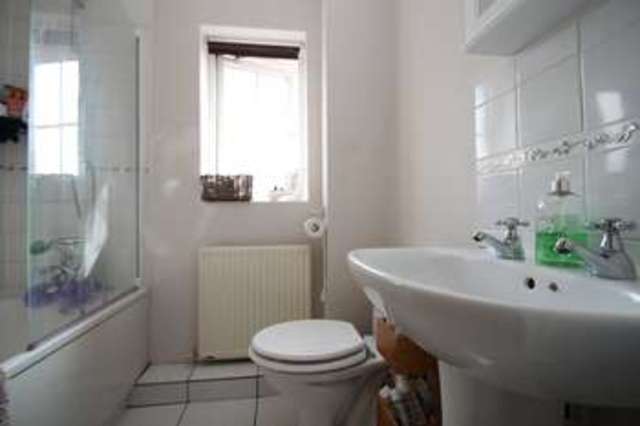  Image of 1 Bedroom End of Terrace for sale at West Molesey Surrey, KT8 2QR
