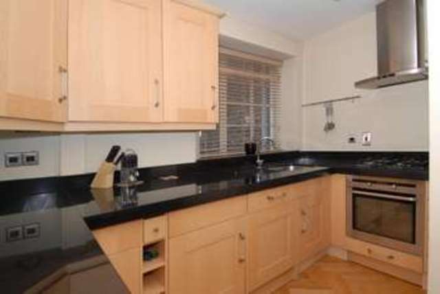  Image of 3 Bedroom Flat to rent at Westbourne Street  London, W2 2TZ