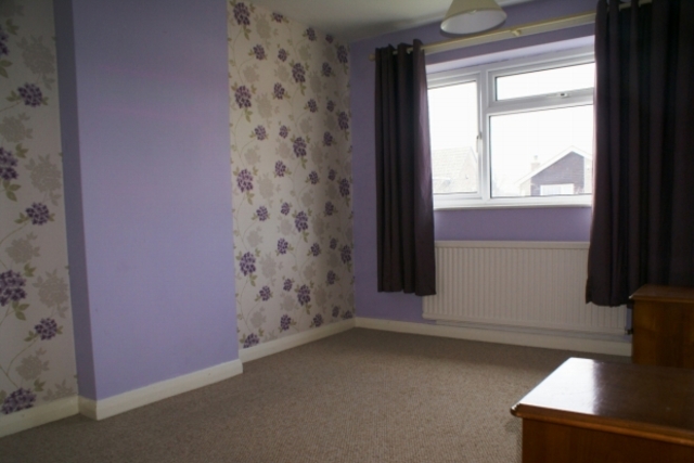  Image of 3 Bedroom Semi-Detached to rent at HATHAWAY DRIVE WHINMOOR LEEDS, LS14 2DJ
