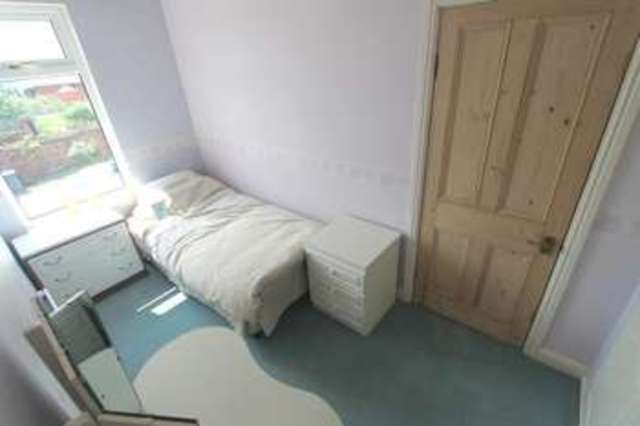  Image of 3 Bedroom End of Terrace for sale at Darton Barnsley Darton, S75 5AL