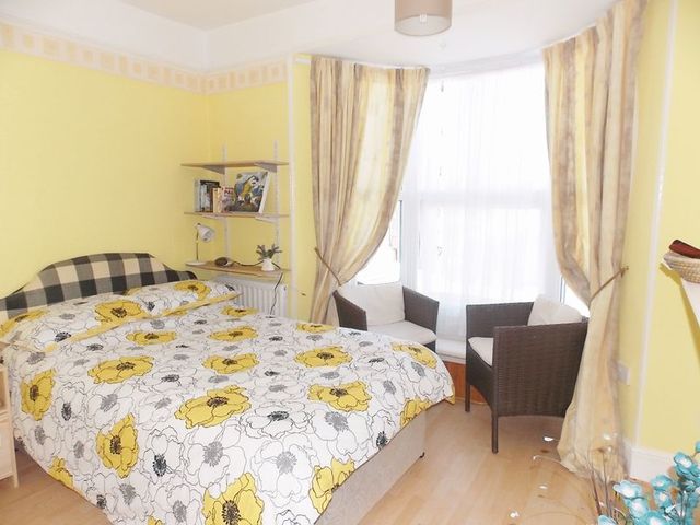  Image of 3 Bedroom Terraced for sale at Easton Street  Portland, DT5 1BS