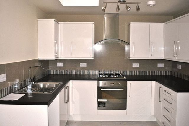  Image of 2 Bedroom Flat to rent at Annefield Park Gresford Wrexham, LL12 8NS