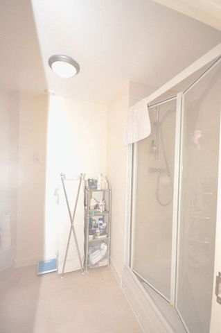  Image of 2 Bedroom Flat to rent at Archers Road  Southampton, SO15 2LQ