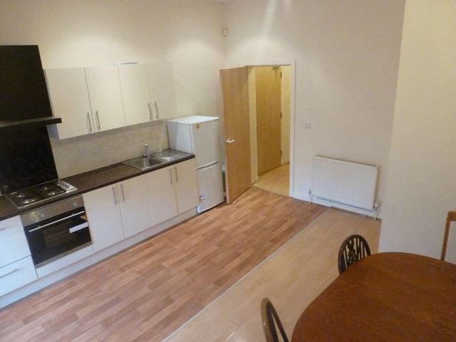  Image of 3 Bedroom Flat to rent at Bentinck Villas Array Blakelaw, NE4 6UR