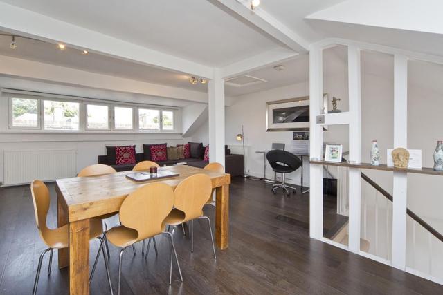  Image of 2 Bedroom Flat to rent at Highbury London Highbury, N5 2HR