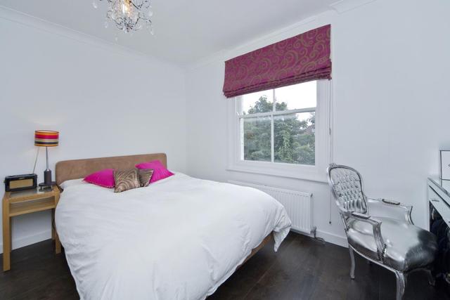  Image of 2 Bedroom Flat to rent at Highbury London Highbury, N5 2HR