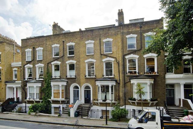  Image of 2 Bedroom Flat to rent at Highbury London Highbury, N5 2HR