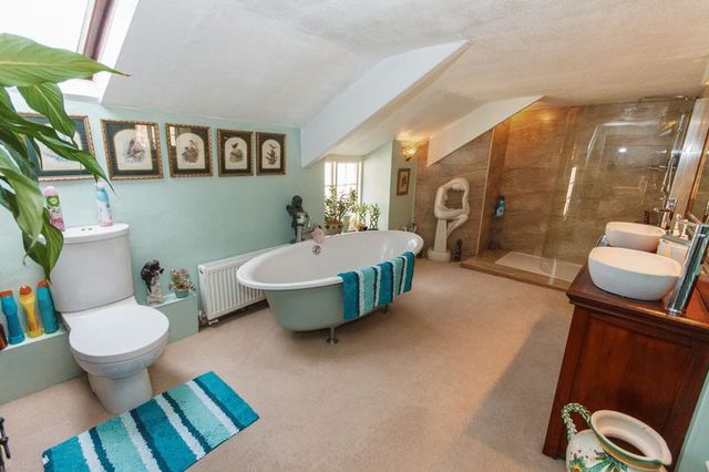  Image of 4 Bedroom Terraced for sale at Blagdon Terrace  Crediton, EX17 1EQ