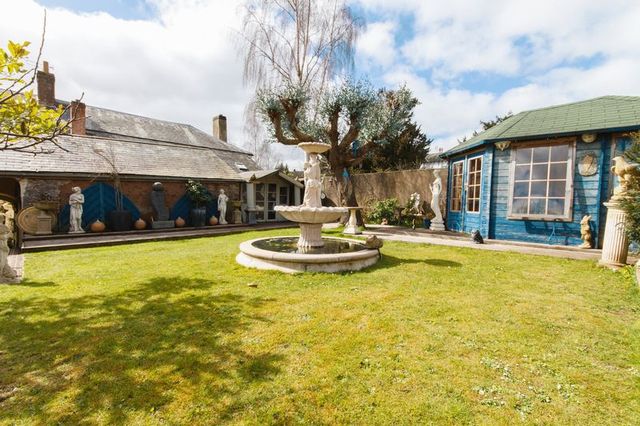  Image of 4 Bedroom Terraced for sale at Blagdon Terrace  Crediton, EX17 1EQ