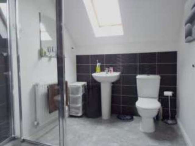  Image of 3 Bedroom Semi-Detached for sale at Quedgeley Gloucester Quedgeley, GL2 2EE