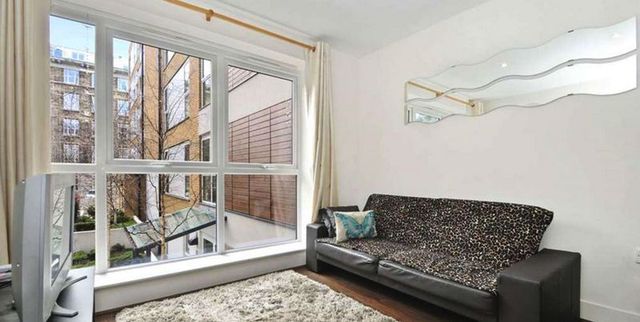  Image of 1 Bedroom Flat for sale at Bromyard Avenue Array East Acton, W3 7FL
