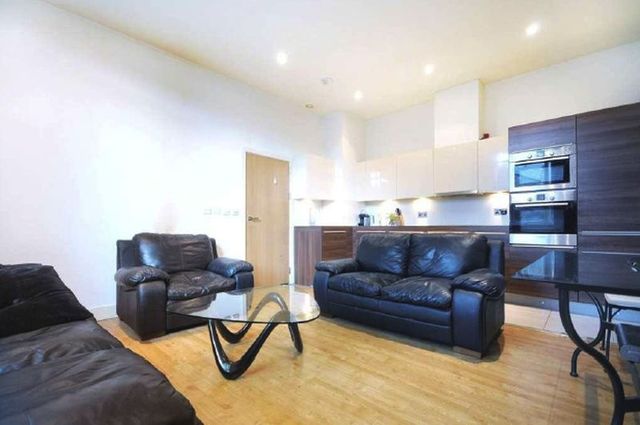  Image of 2 Bedroom Flat for sale at Bromyard Avenue Array East Acton, W3 7BS