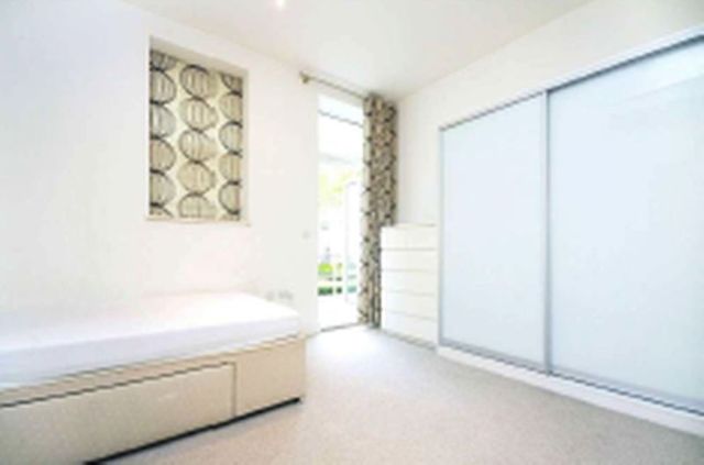  Image of 2 Bedroom Flat for sale at Bromyard Avenue Array East Acton, W3 7BS