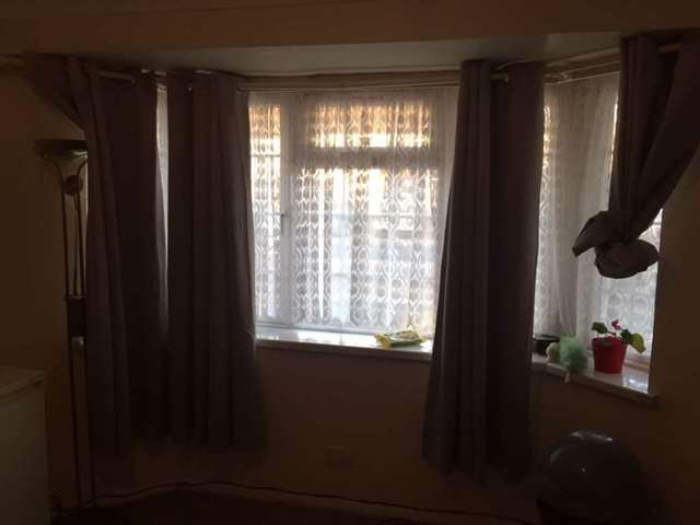  Image of Studio to rent at Campion Close Hayes Uxbridge, UB8 3PY