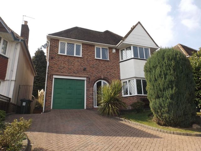  Image of 4 Bedroom Detached to rent at Eachelhurst Road  Sutton Coldfield, B76 1EP