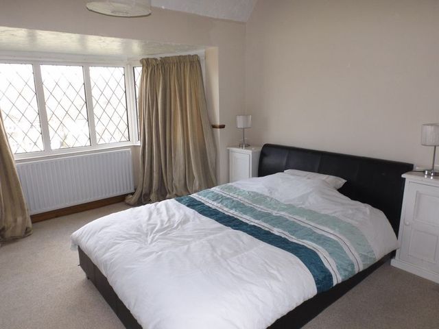  Image of 4 Bedroom Detached to rent at Eachelhurst Road  Sutton Coldfield, B76 1EP