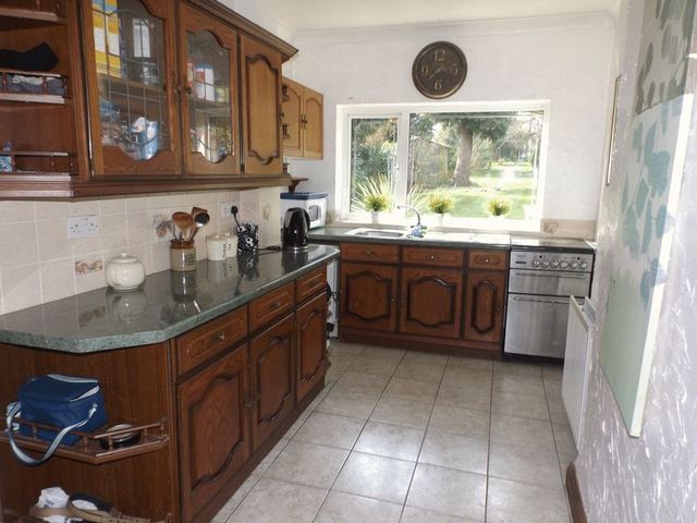  Image of 4 Bedroom Detached to rent at Eachelhurst Road  Sutton Coldfield, B76 1EP