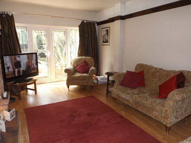  Image of 4 Bedroom Detached to rent at Eachelhurst Road  Sutton Coldfield, B76 1EP