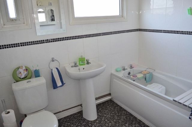  Image of 3 Bedroom Detached for sale at Eden Dene  Scunthorpe, DN16 2PX