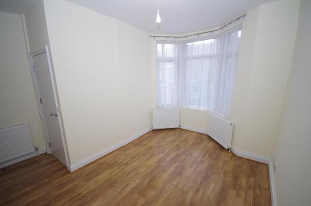  Image of 1 Bedroom Flat to rent at London, N22 5EE