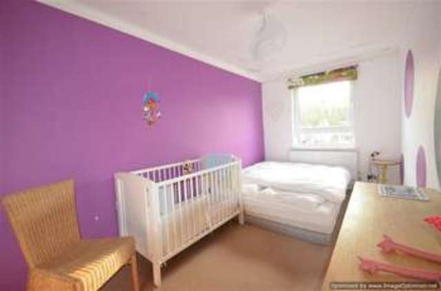  Image of 2 Bedroom Flat to rent at Hackney, E8 3HA