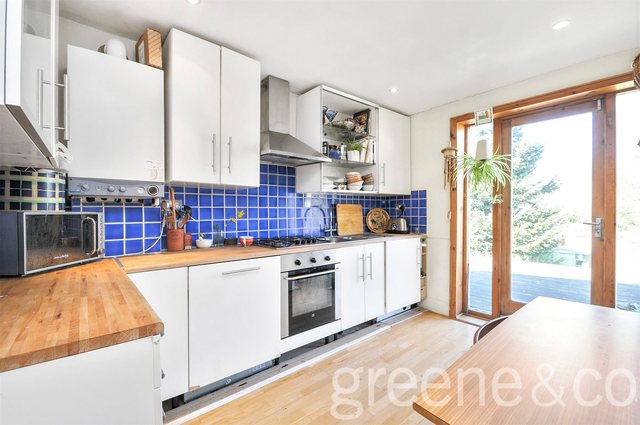  Image of 2 Bedroom Flat for sale at Crouch End London Hornsey, N8 9HG