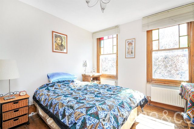 Image of 2 Bedroom Flat for sale at Crouch End London Hornsey, N8 9HG
